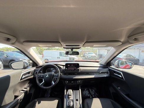 Used 2022 Mitsubishi Outlander ES AWD/4WD image 27