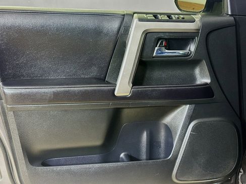 Used 2017 Toyota 4Runner SR5 Premium image 11