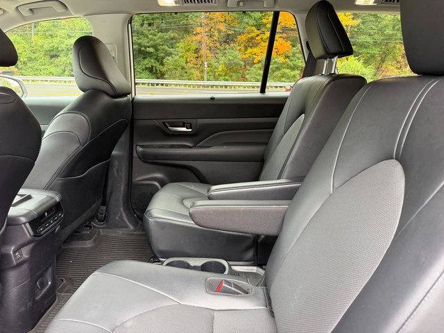 Certified 2024 Toyota Grand Highlander AWD image 11