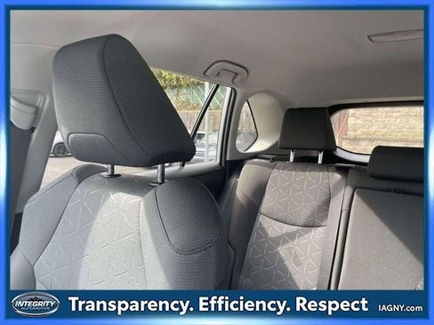 Certified 2022 Toyota RAV4 XLE w/ Carpet Mat Package (TMS) AWD/4WD image 35