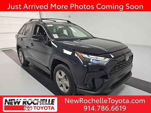 Used 2025 Toyota RAV4 XLE w/ Weather Package AWD/4WD image 1