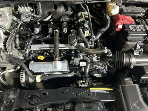 Used 2025 Nissan Versa SV FWD image 11