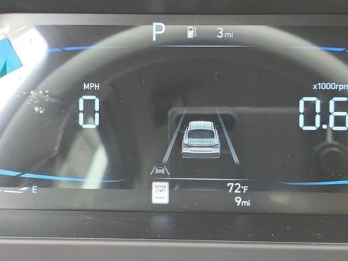 Certified 2025 Hyundai Elantra Sport FWD image 10