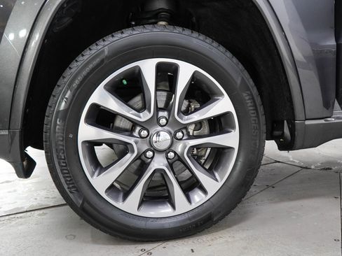 Used 2017 Jeep Grand Cherokee Overland AWD/4WD image 30