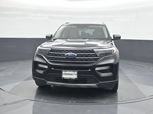 Used 2021 Ford Explorer XLT w/ Equipment Group 202A RWD image 5