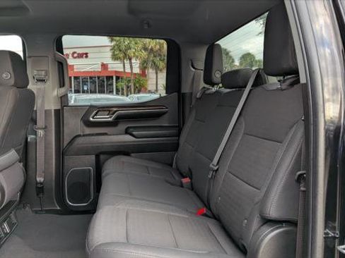 Used 2024 GMC Sierra 1500 SLE image 18