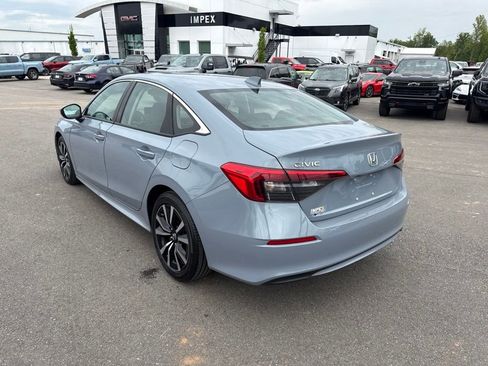 Used 2023 Honda Civic EX image 3