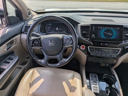 Used 2019 Honda Pilot Touring image 19