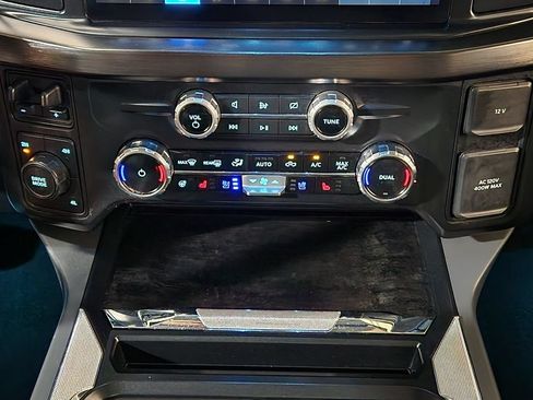 Used 2024 Ford F350 Lariat AWD/4WD image 38