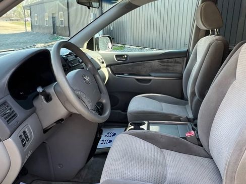 Used 2007 Toyota Sienna CE FWD image 9