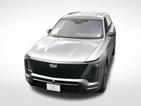 Used 2026 Cadillac Vistiq Luxury w/ LPO, Floor Liner Package AWD/4WD image 23