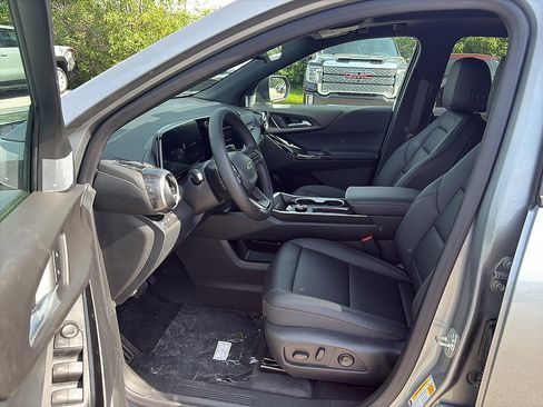 New 2026 Chevrolet Equinox LT w/ Convenience Package II FWD image 9