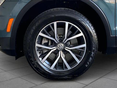 Used 2019 Volkswagen Tiguan SE w/ Panoramic Sunroof Package image 10