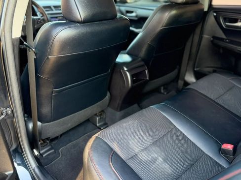 Used 2015 Toyota Camry SE image 12