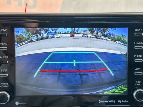 Used 2022 Toyota Highlander XLE FWD image 20