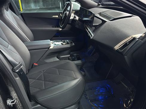 Used 2024 BMW iX xDrive50 w/ Premium Package image 9