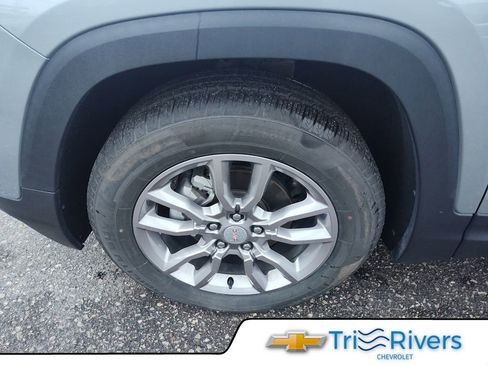 Used 2024 GMC Terrain SLT AWD/4WD image 9