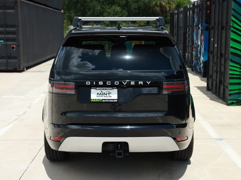 Used 2024 Land Rover Discovery Metropolitan Edition AWD/4WD image 13