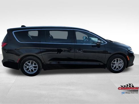 Used 2019 Jeep Renegade Altitude w/ Quick Order Package 2XM image 6