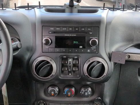 Used 2018 Jeep Wrangler Unlimited Sport S AWD/4WD image 17
