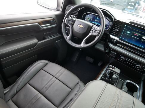 Certified 2024 Chevrolet Silverado 1500 High Country image 9