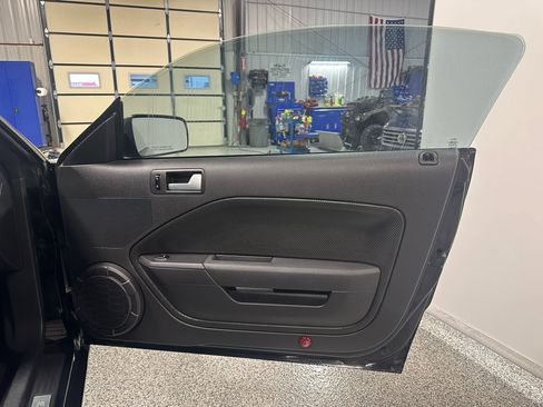 Used 2006 Ford Mustang GT image 18