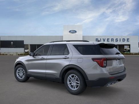 New 2026 Ford Explorer Active image 4
