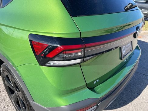 Used 2025 Volkswagen Taos SE image 12