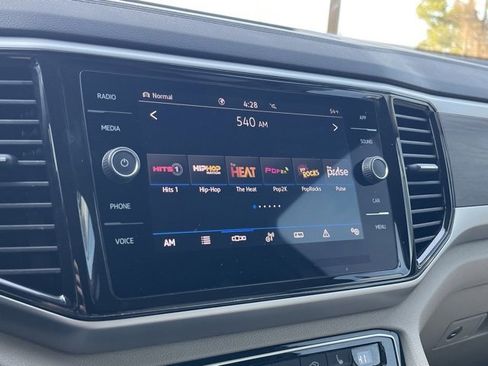 Used 2023 Volkswagen Atlas SE w/ Black Wheel Package image 35