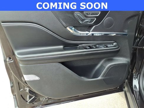 Used 2023 Lincoln Corsair AWD image 12