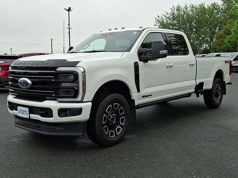 Used 2025 Ford F250 Platinum AWD/4WD image 3