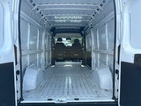 Used 2026 RAM ProMaster 2500 w/ Safety Group FWD image 7