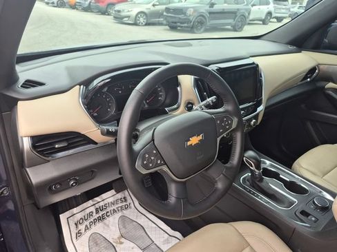 Used 2022 Chevrolet Traverse LT w/ LPO, Floor Liner Package FWD image 4