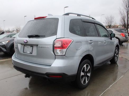 Used 2018 Subaru Forester 2.5i w/ Alloy Wheel Package image 7