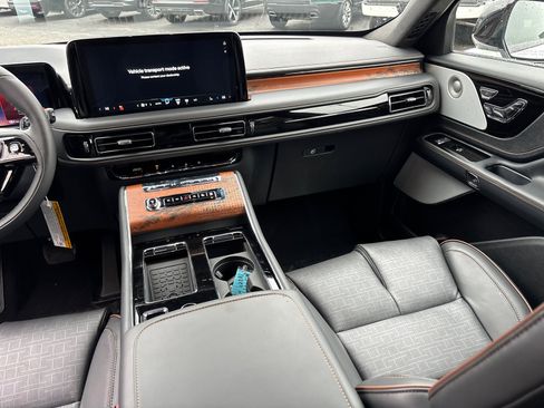 New 2026 Lincoln Aviator Black Label AWD/4WD image 31