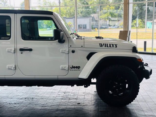 Used 2023 Jeep Gladiator Sport AWD/4WD image 5