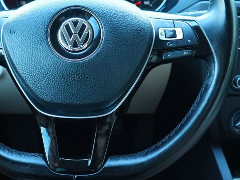 Used 2017 Volkswagen Jetta SE image 52