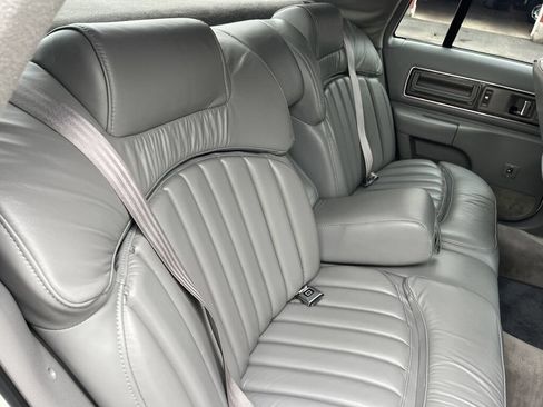 Used 1992 Buick Roadmaster Sedan RWD image 49