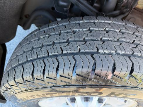 Used 2019 Chevrolet Silverado 2500 W/T AWD/4WD image 37