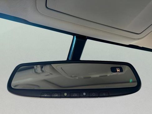 Used 2016 Toyota Avalon Touring FWD image 25