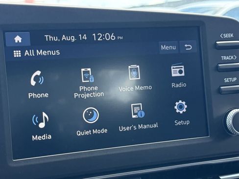 Used 2025 Hyundai Elantra SE FWD image 18