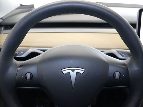 Used 2022 Tesla Model Y Performance AWD/4WD image 18