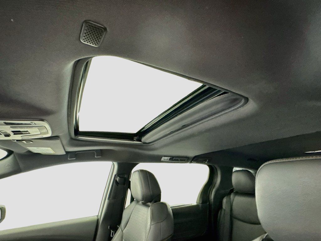 Used 2022 Toyota Sienna XLE Woodland Edition AWD/4WD image 14