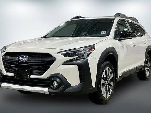 Used 2025 Subaru Outback Limited AWD/4WD image 3