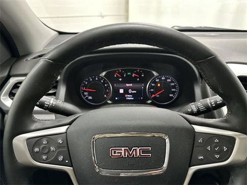 Used 2023 GMC Acadia SLT w/ Preferred Package image 10