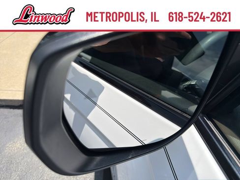 Used 2023 Jeep Grand Cherokee Laredo w/ Luxury Tech Group I AWD/4WD image 12