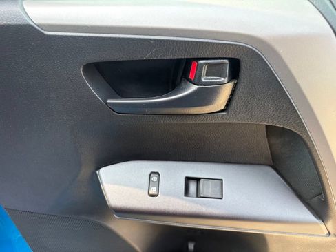 Used 2018 Toyota RAV4 LE w/ All Weather Liner Package FWD image 27