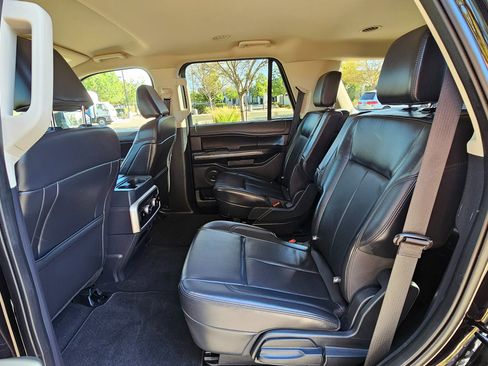 Used 2024 Ford Expedition XLT image 17