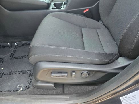 Certified 2025 Honda CR-V EX image 11