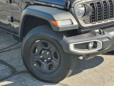 New 2026 Jeep Gladiator Sport AWD/4WD image 7